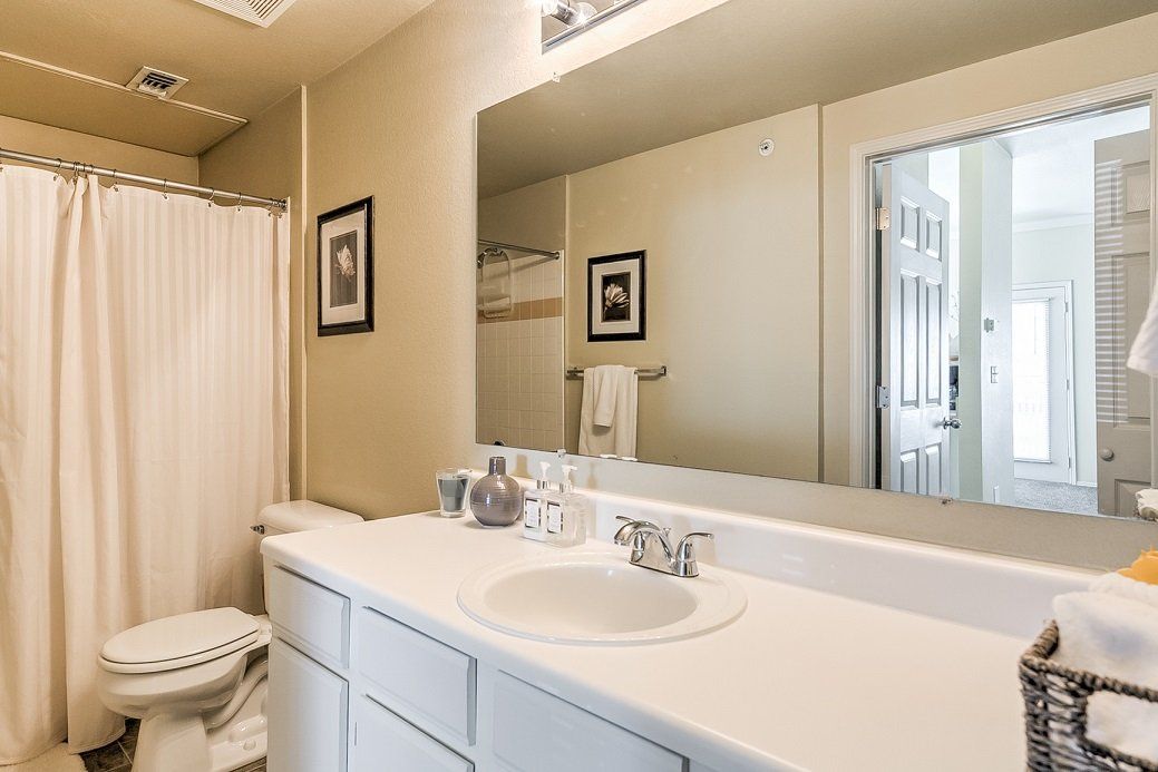 the renaissance at hobble creek classic apartment bathroom