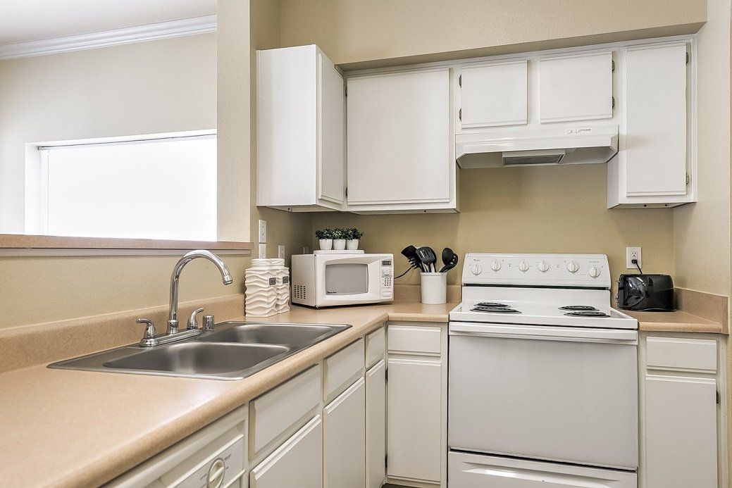 the renaissance at hobble creek classic apartment kitchen