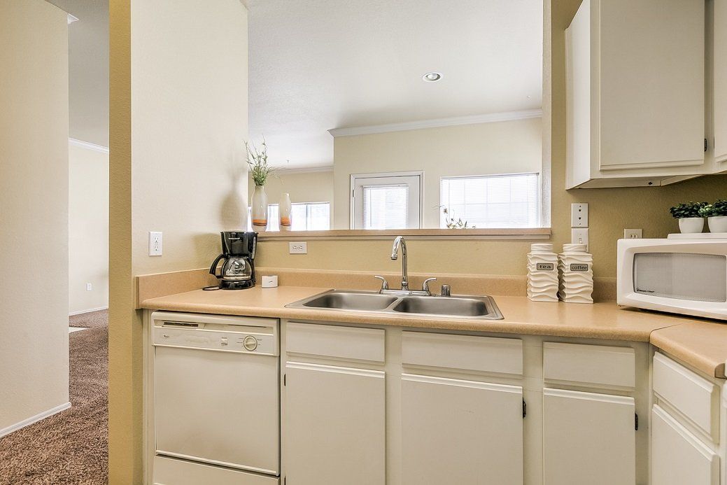 the renaissance at hobble creek classic apartment bathroom