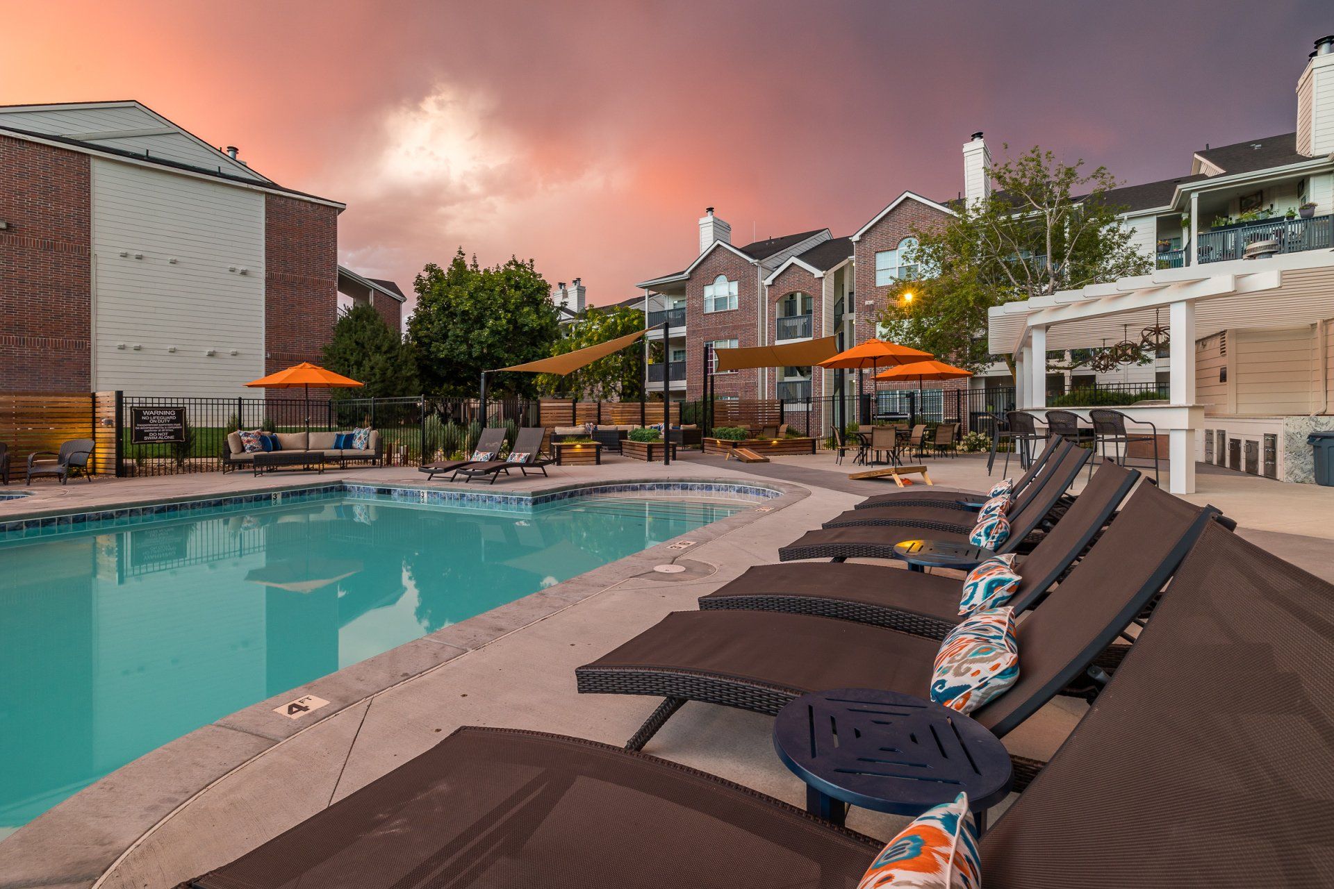 the renaissance at hobble creek pool