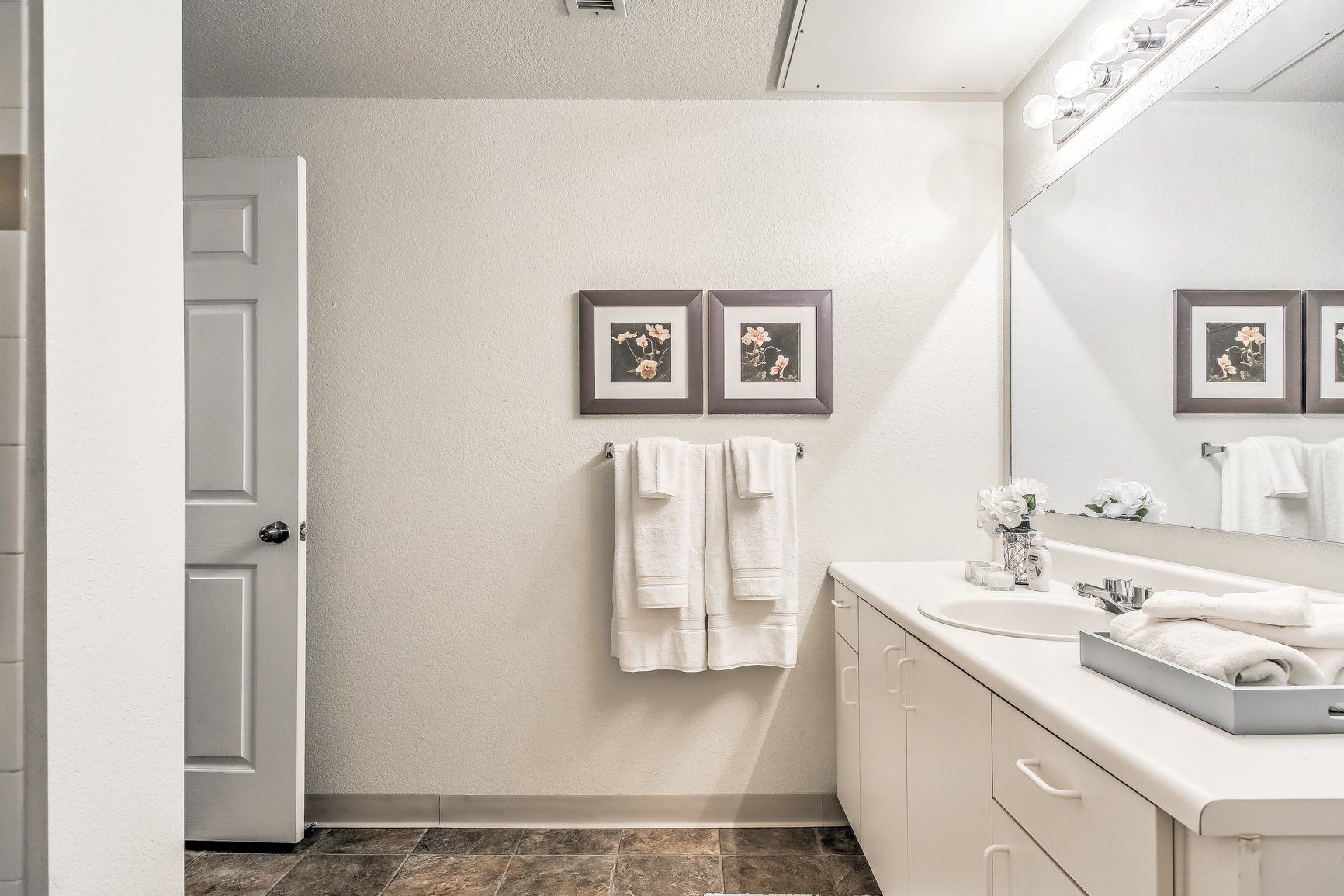 the renaissance at hobble creek classic apartment interior