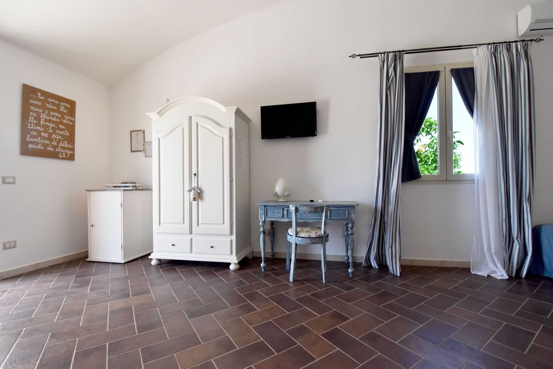 camera quadrupla con lettini