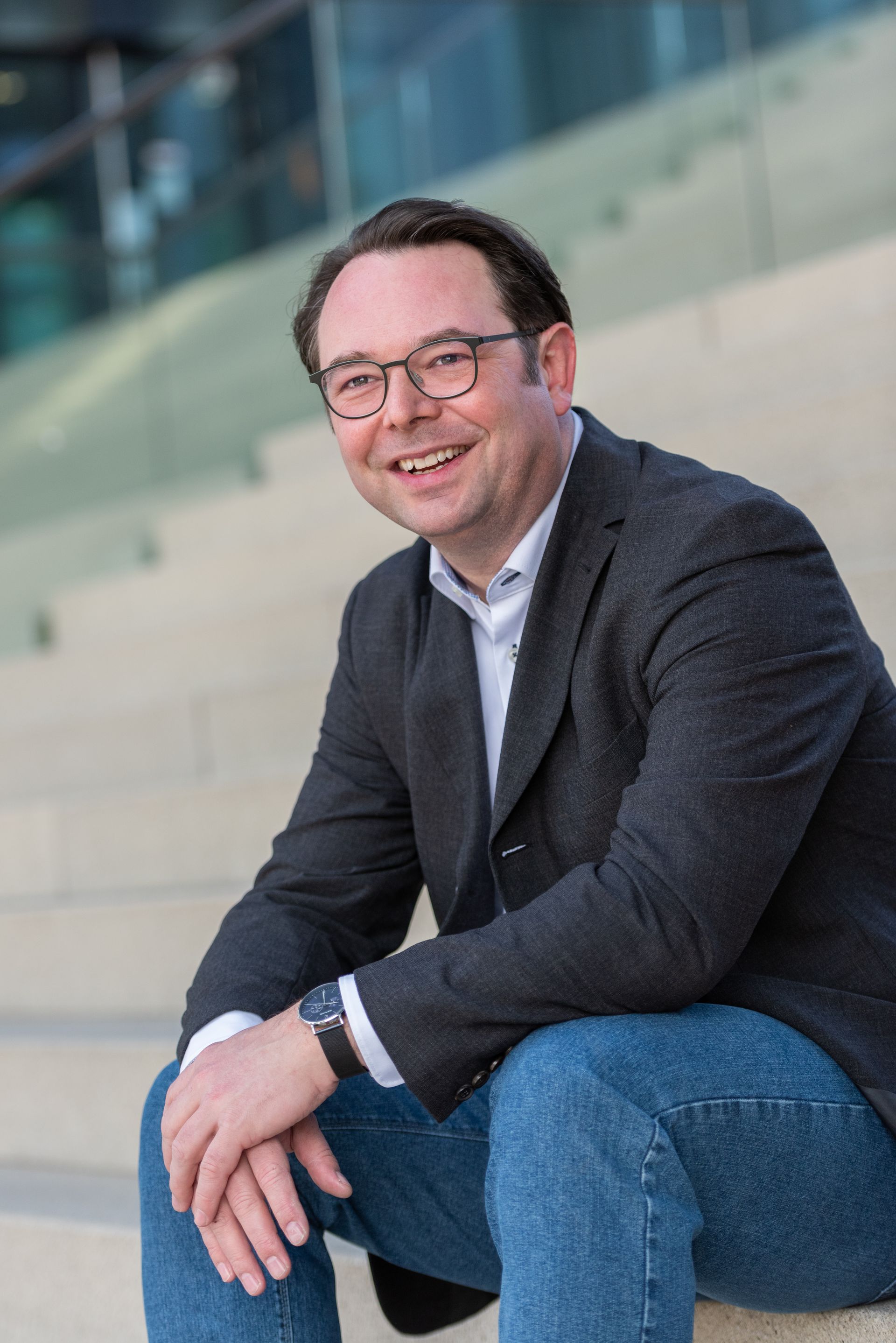 Portrait photo of Jan Renziehausen