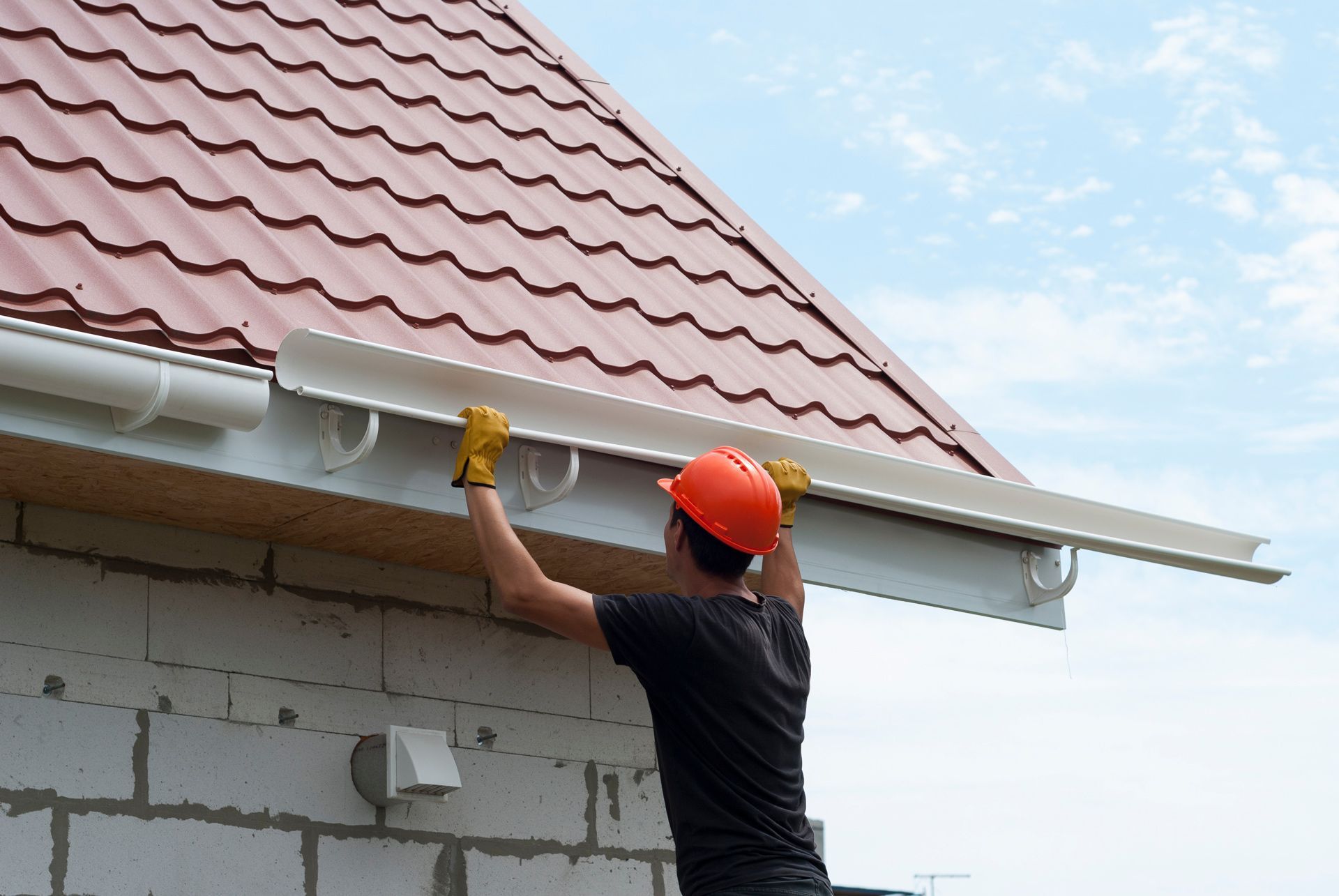 How to Check for Gutter Leaks: A Step-by-Step Guide