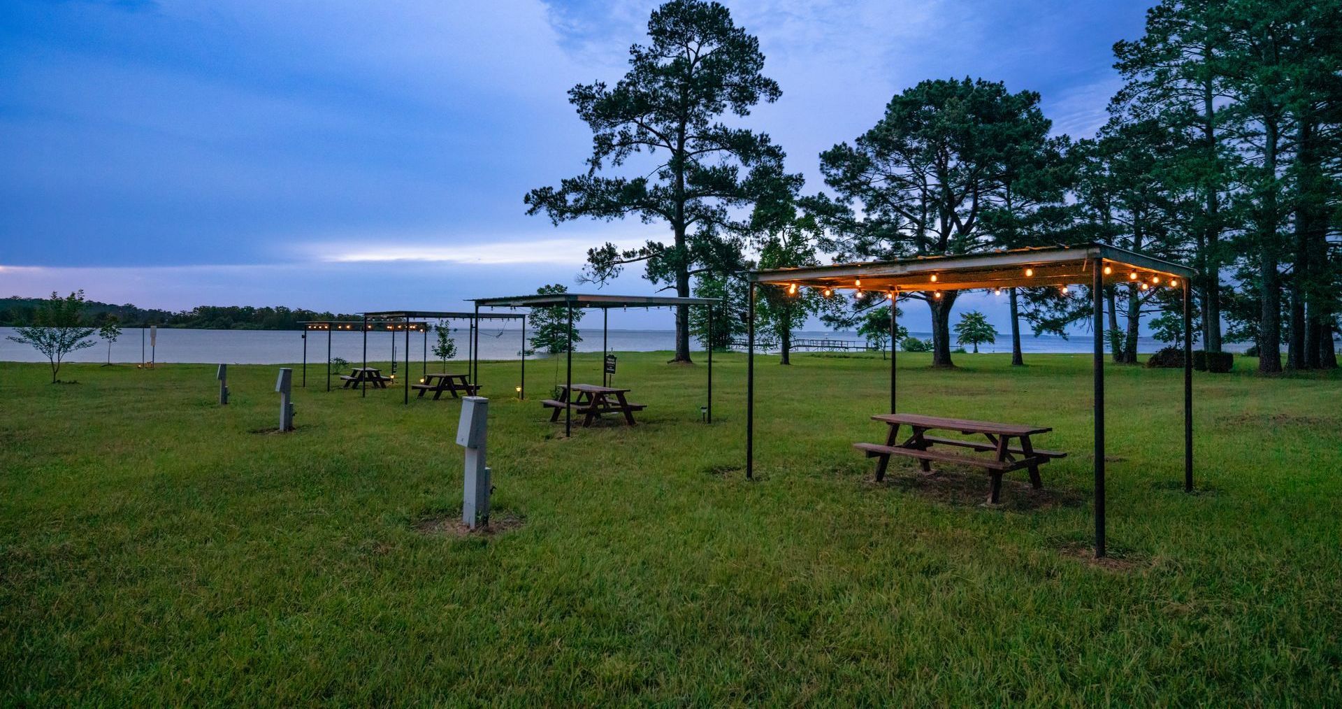 Covered Picnic Area - Hemphill, TX - McGee’s Landing