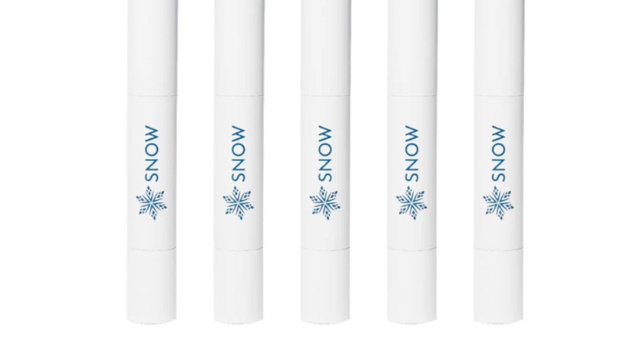 SNOW Teeth Whitening Serum Pen Product photo