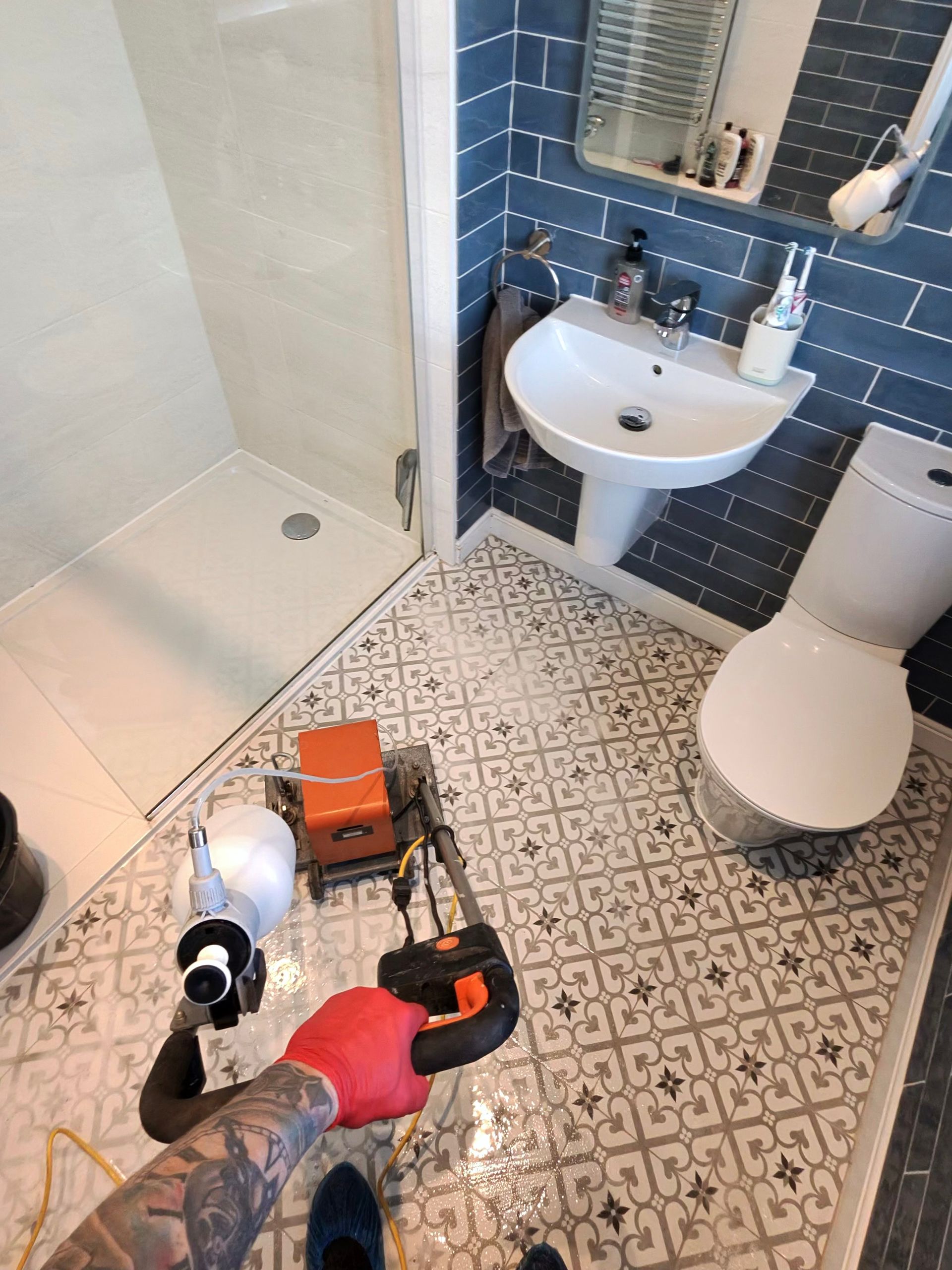 South West Floor Care provide professional domestic tile and grout cleaning services, covering Bristol, Bath and South Gloucestershire.