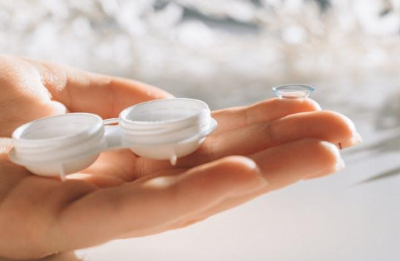 Contact Lens Safety: Best Practices for Fall Activities | Baptist Eye
