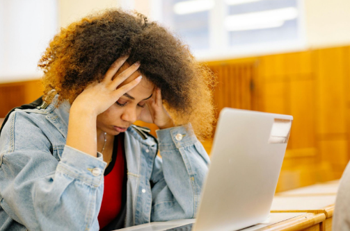 Digital Eye Strain: How to Protect Your Eyes | Baptist Eye Surgeons