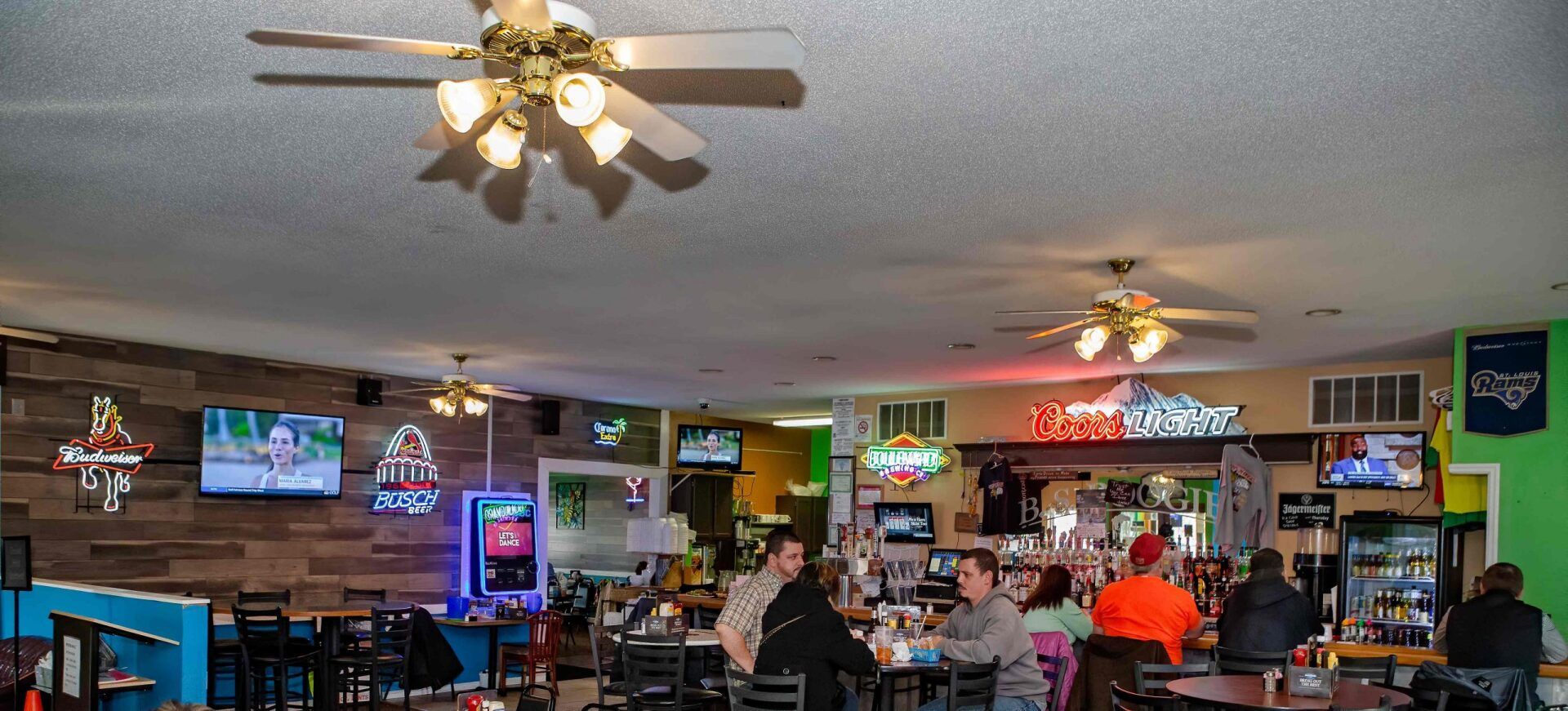 Gallery Boogie's Sports Bar & Grill