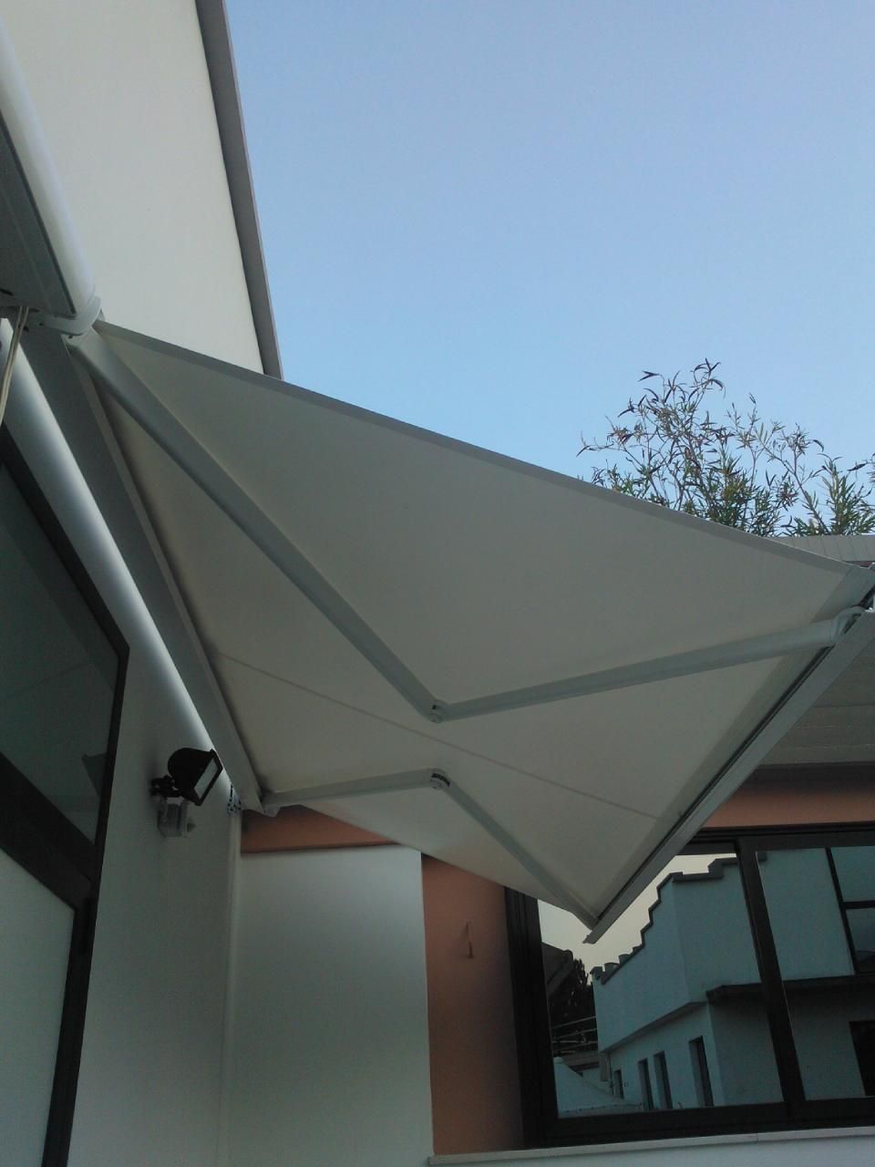 tenda da sole con sistema automatico
