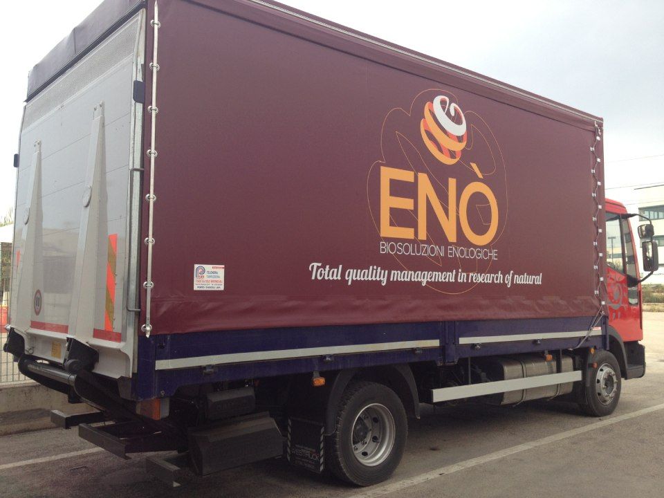 camion con telone in PVC personalizzato