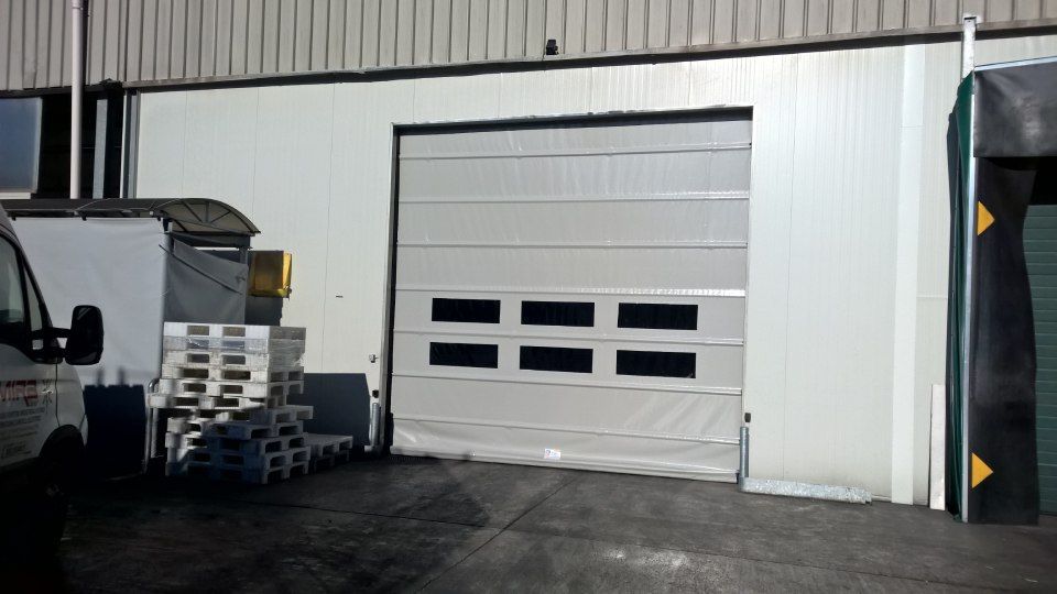porta industriale per sede produttiva
