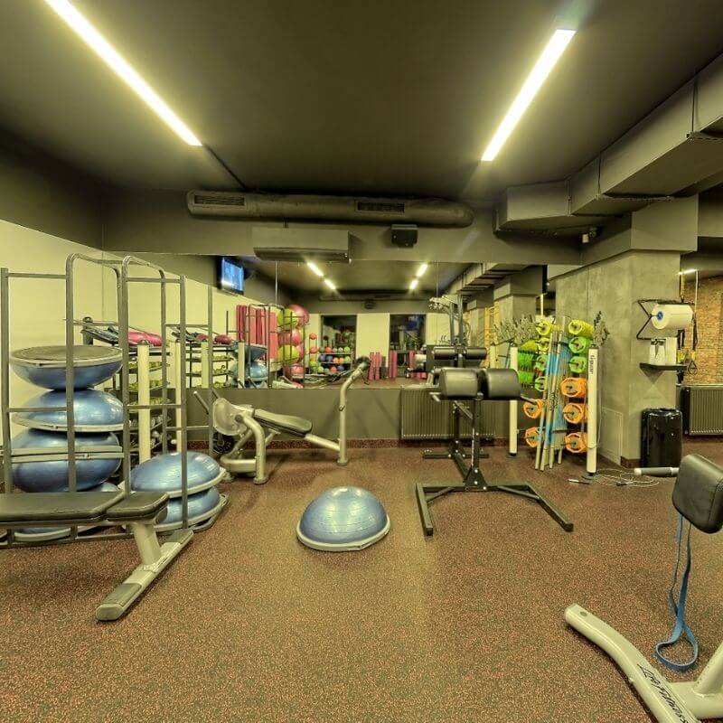 exercising equipment in wroclaw biskupin fitness club