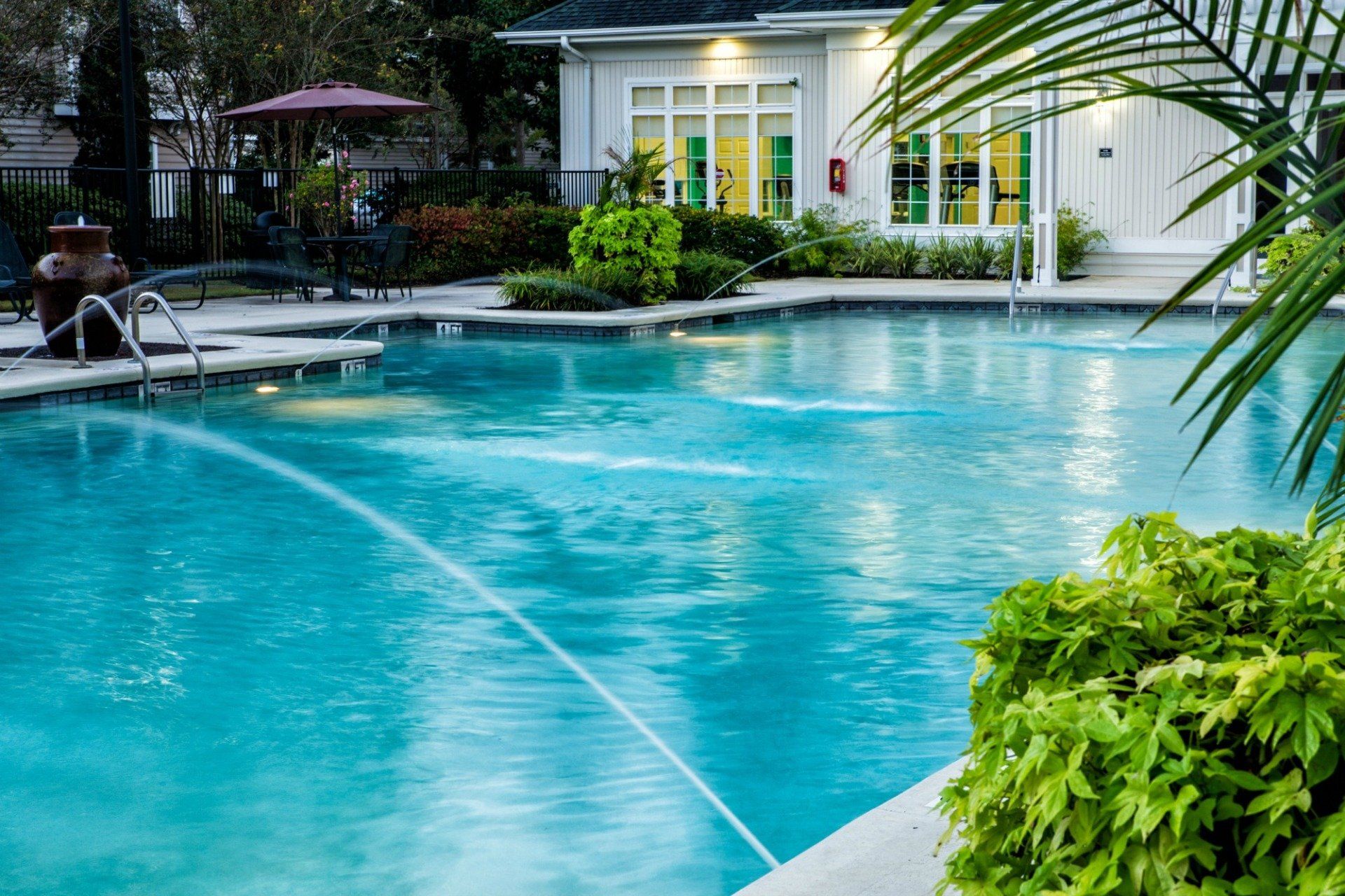 Resort Style Swimming Pool | The Grove at Oakbrook