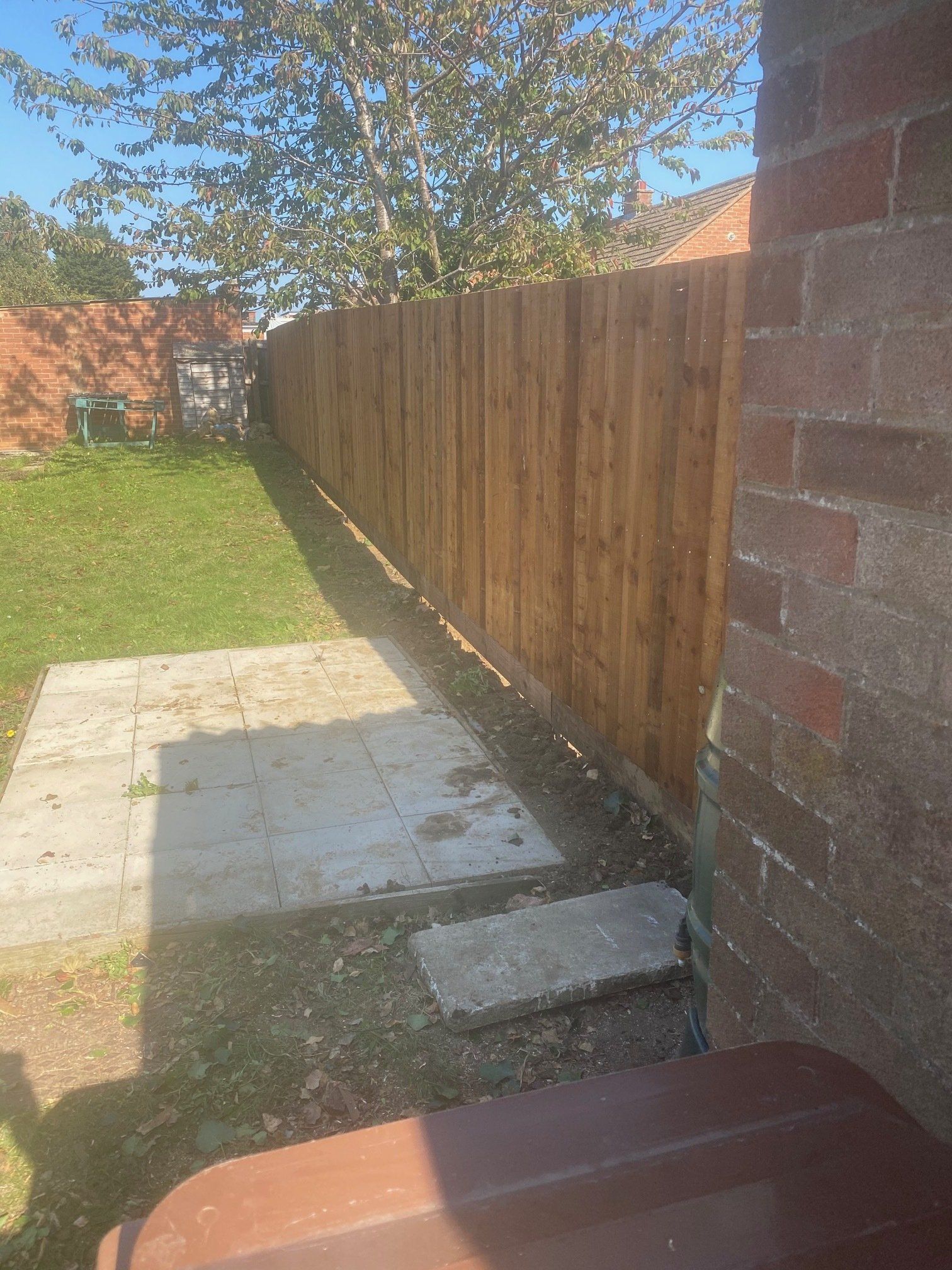 garden tidied up and new fencing