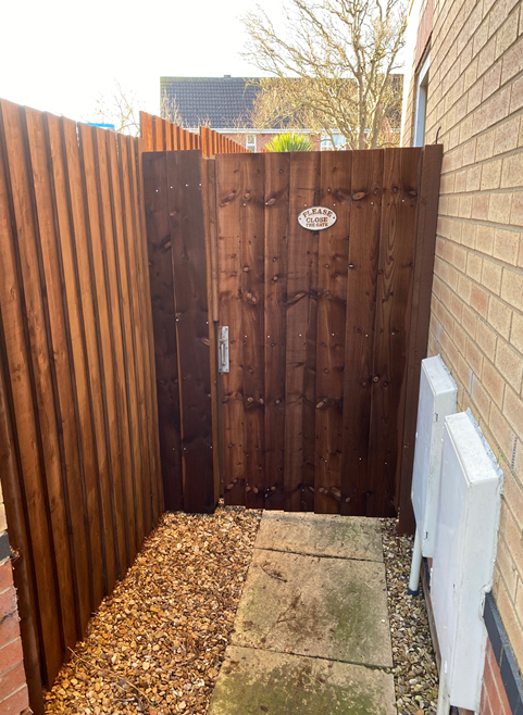 new timber gate and fencing