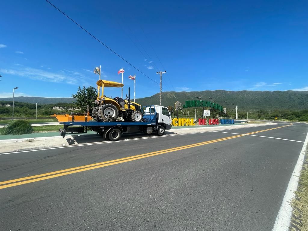 Grúas y remolques de vehículos