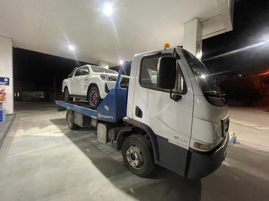 Grúas y remolques de vehículos