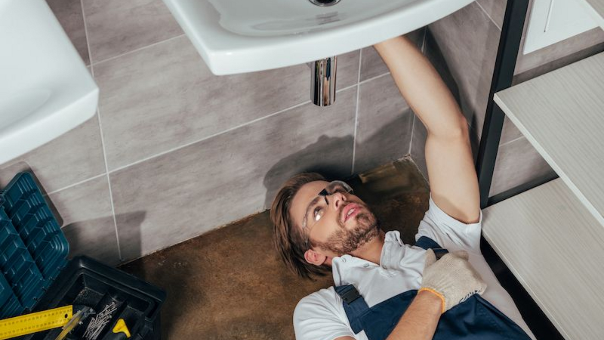 Viemärin avaus Kauniaisissa