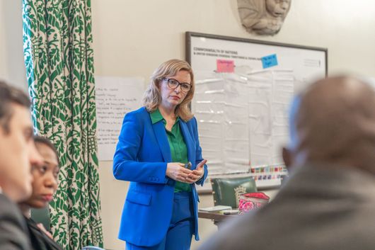 International coach, facilitator and trainer, Kate Faragher giving a session at Westminster to officials from Commonwealth countries