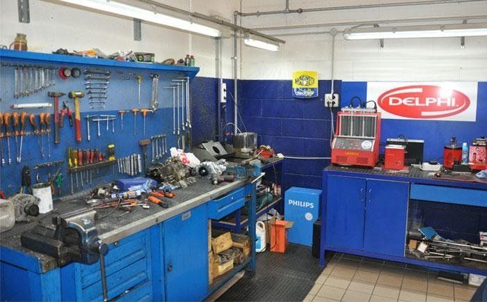 Attrezzi per riparazione auto