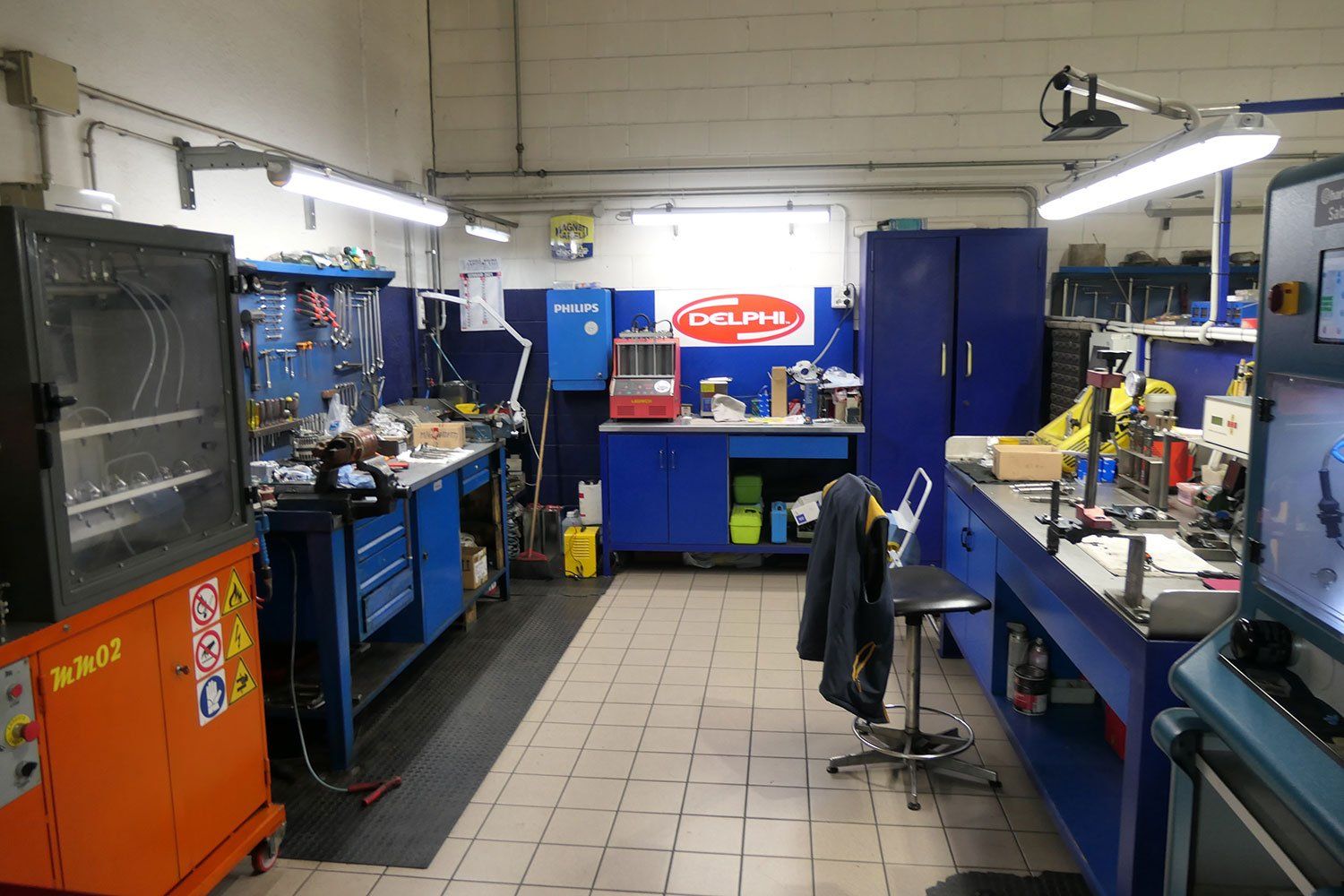 Attrezzi per la manutenzione auto