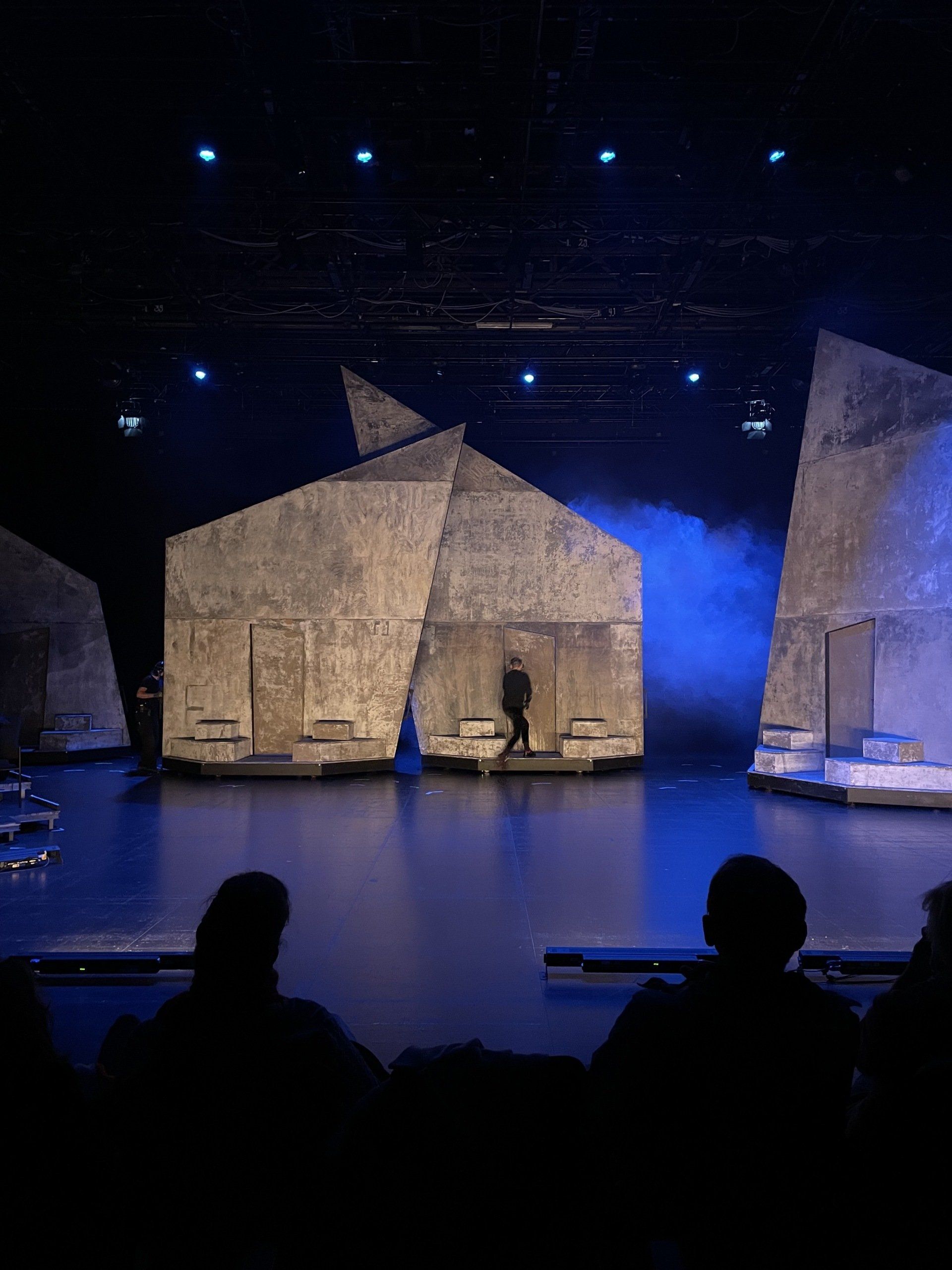 Stagedesign with architecture elements for The Nose Kampnagel Hamburg 2021