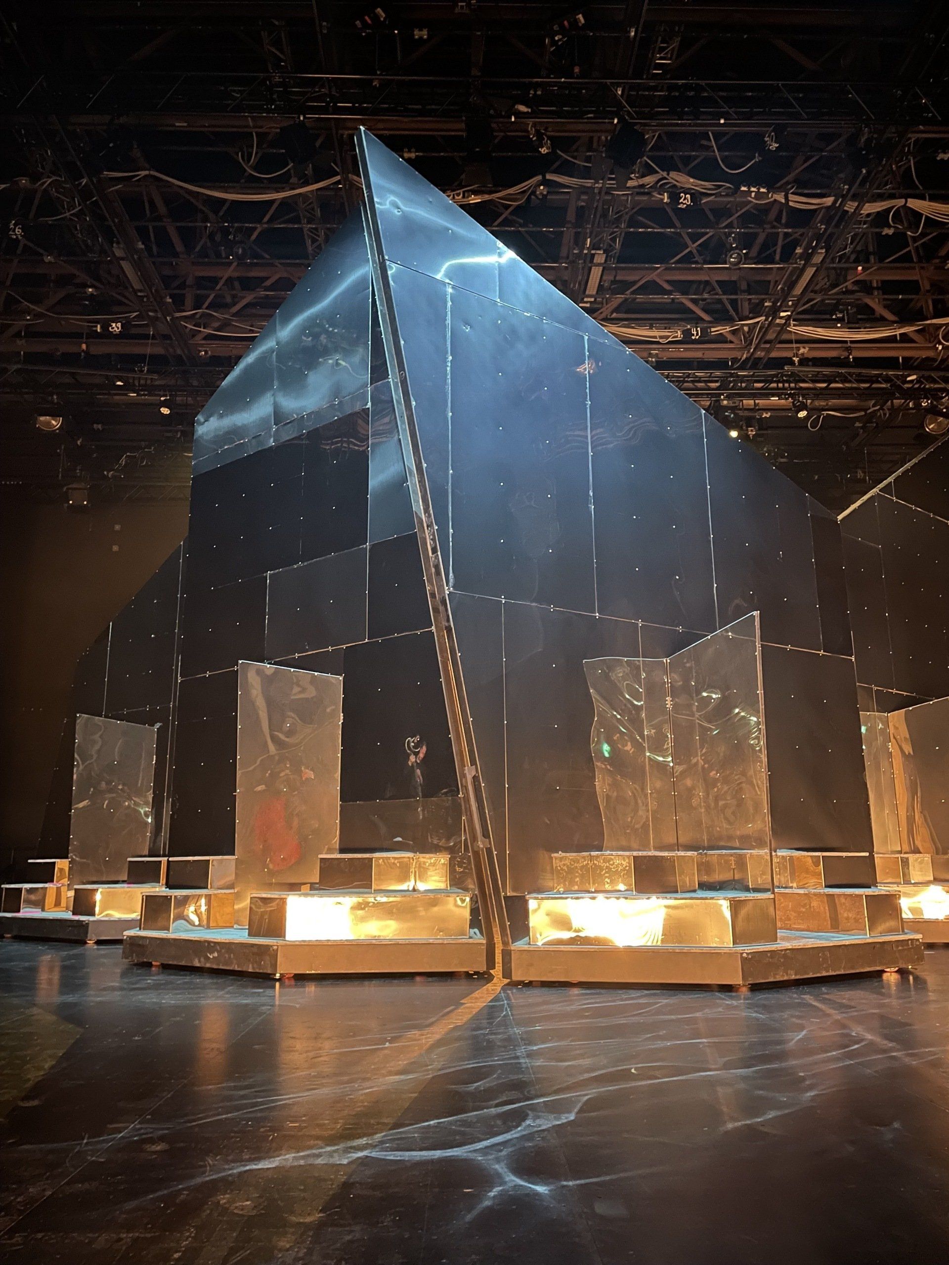 Pictures of Stagedesign with architecture elements for The Nose Kampnagel Hamburg 2021