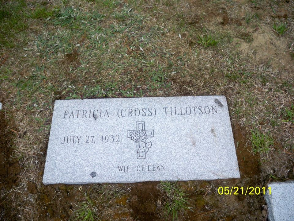 Grave of Patricia (Cross) Tillotson, July 27, 1932, with an engraved cross.