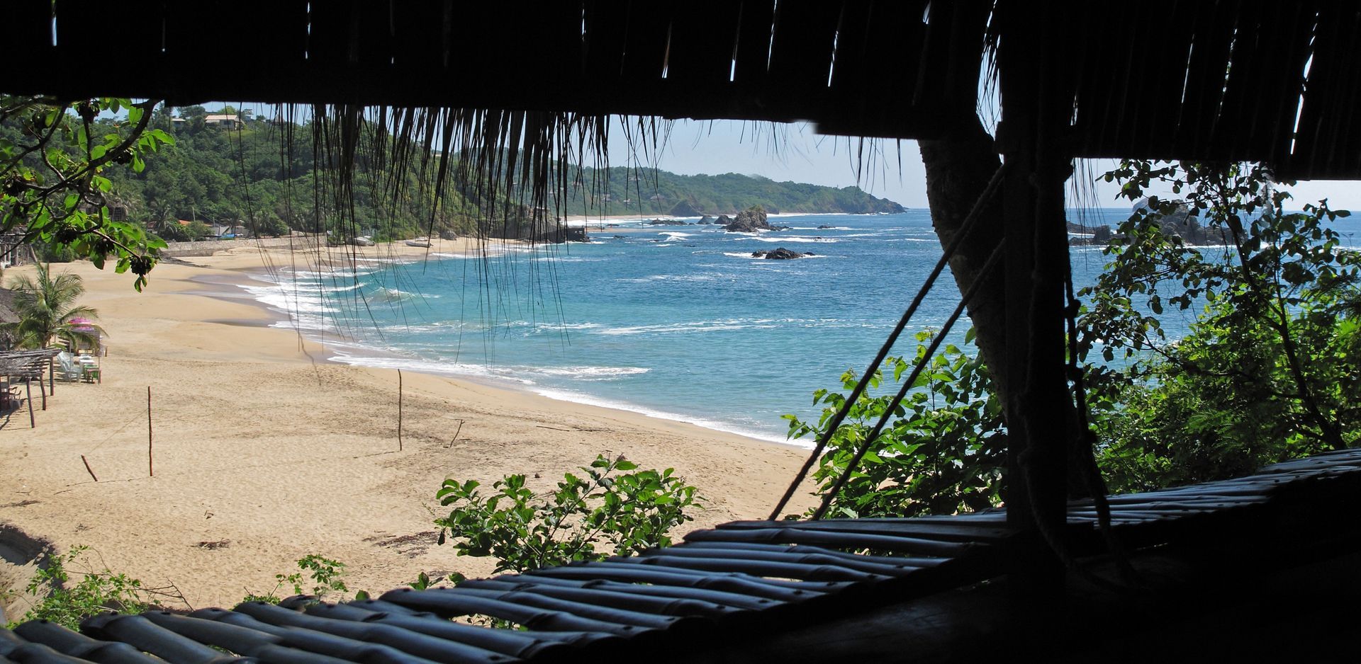 Vista de la playa desde posada del arquitecto en mazunte, oaxaca