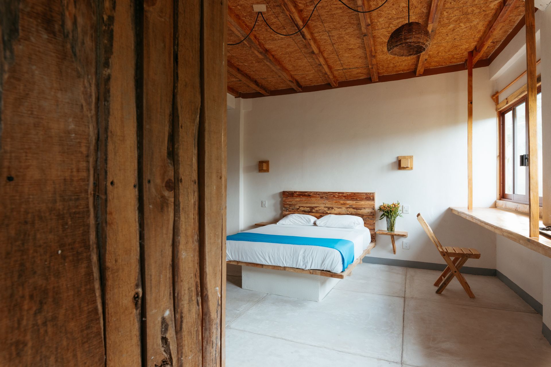 Habitación con vistas luminosas en posada del arquitecto
