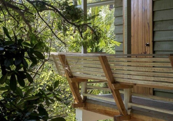 exuberante vegetación verde en posada del arquitecto