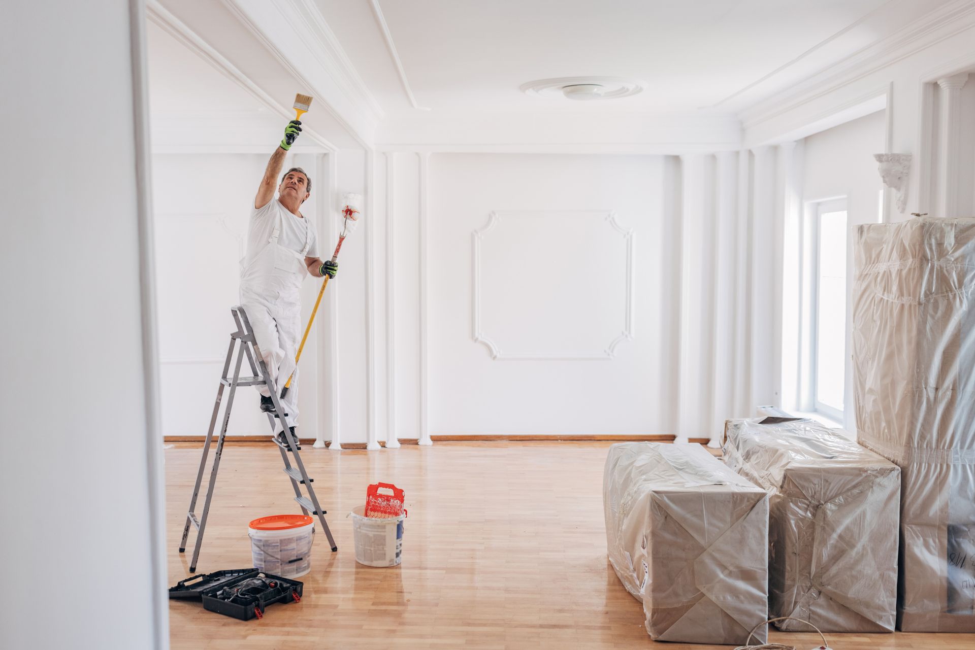 TINTEGGIATURE E FINITURE DI PREGIO