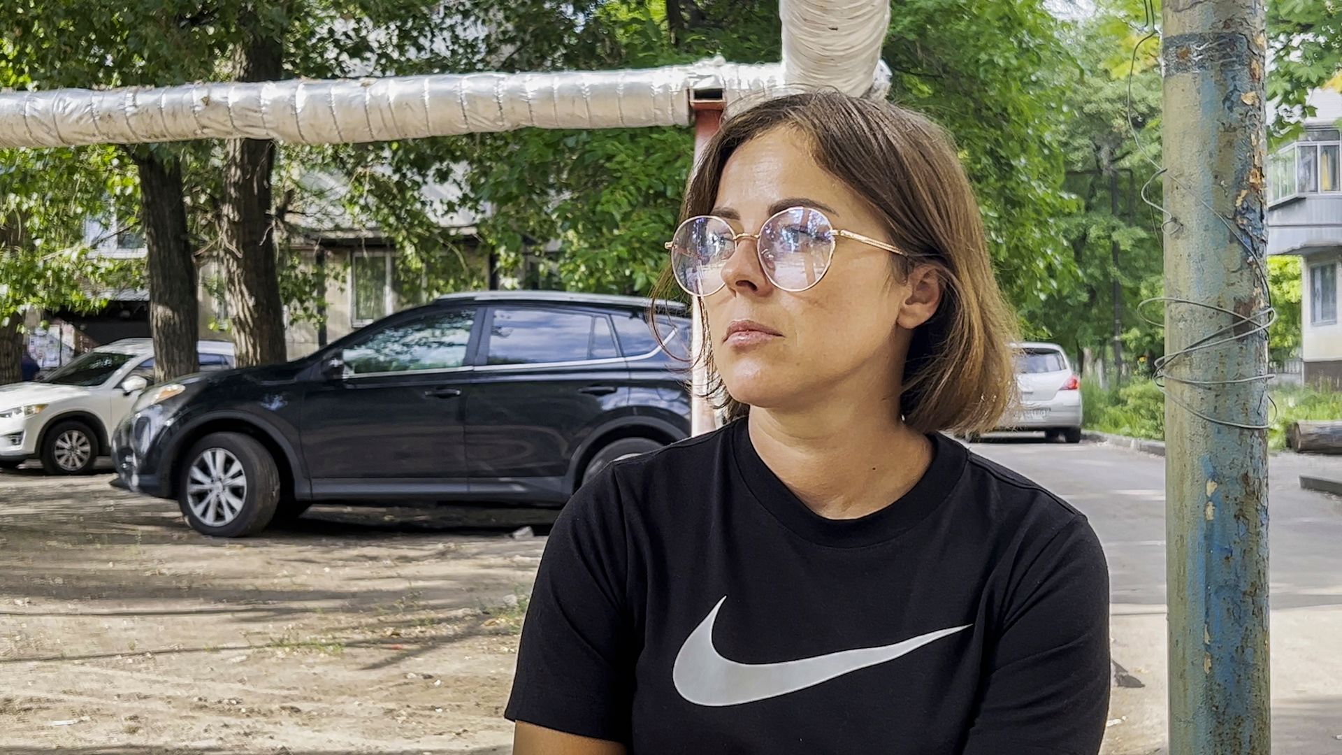 A still image from People of War , the new documentary tells the story of volunteers at Ukraine's frontline who rescue residents, deliver food and risk their lives to ease civilian suffering. 