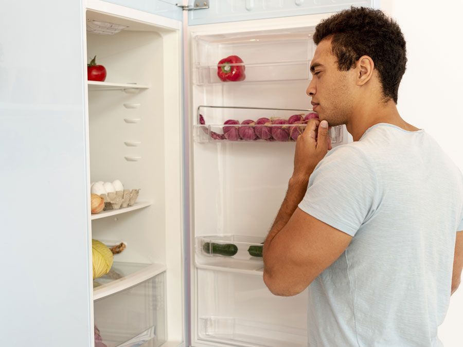 Refrigerador prende pero no enfría.