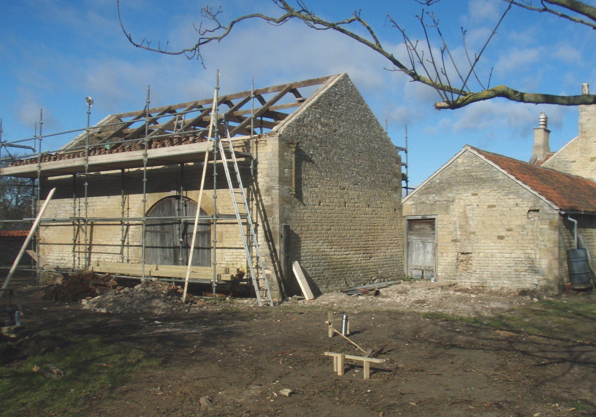 Re-roofing the existing Grade II listed barn
