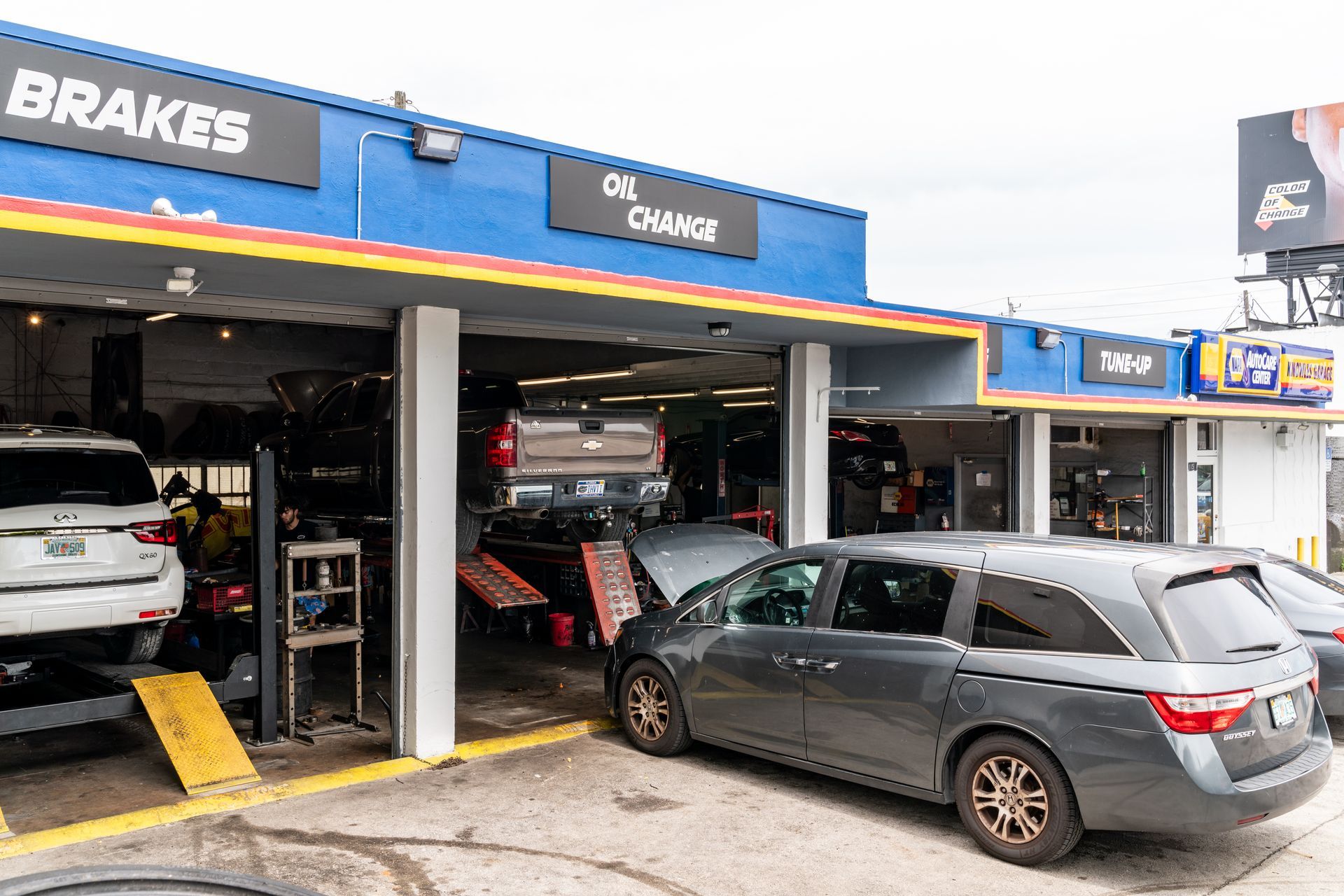 Knowles Garage in Miami, FL