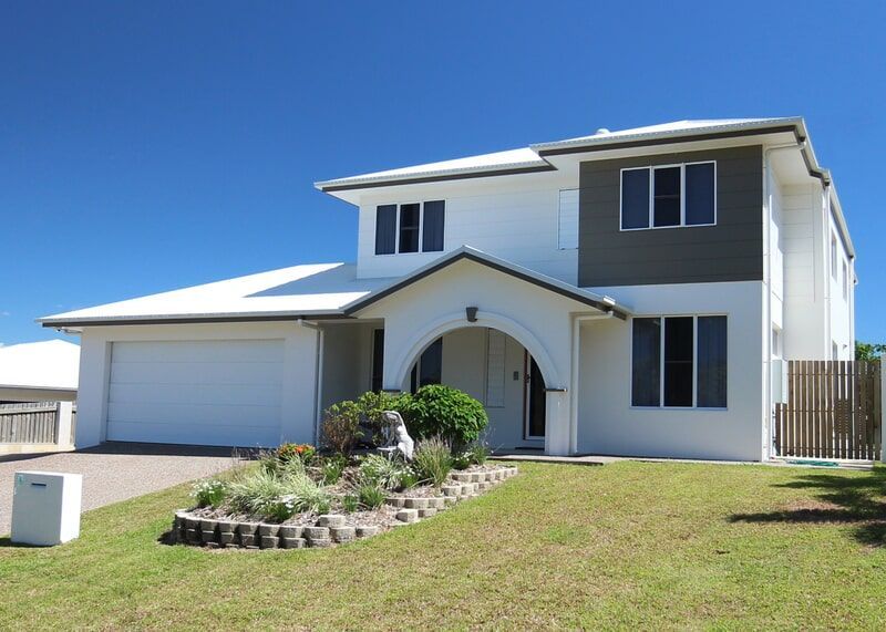 A Large White House with A Lot of Windows — Leader Constructions in Cranbrook, QLD