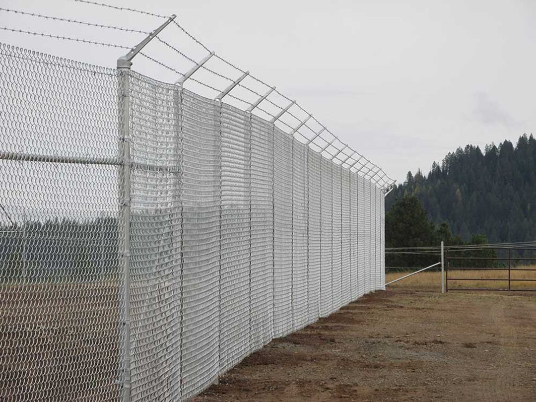 The Benefits of Chain-Link Fences for Security and Affordability thumbnail