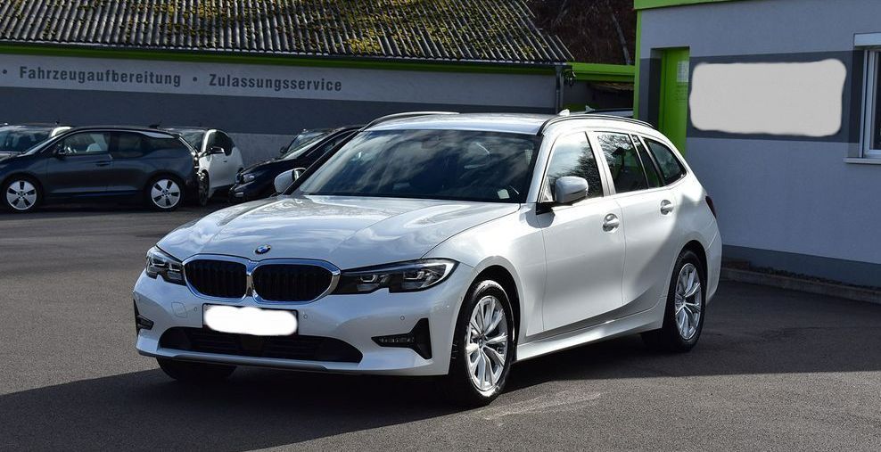 BMW320
