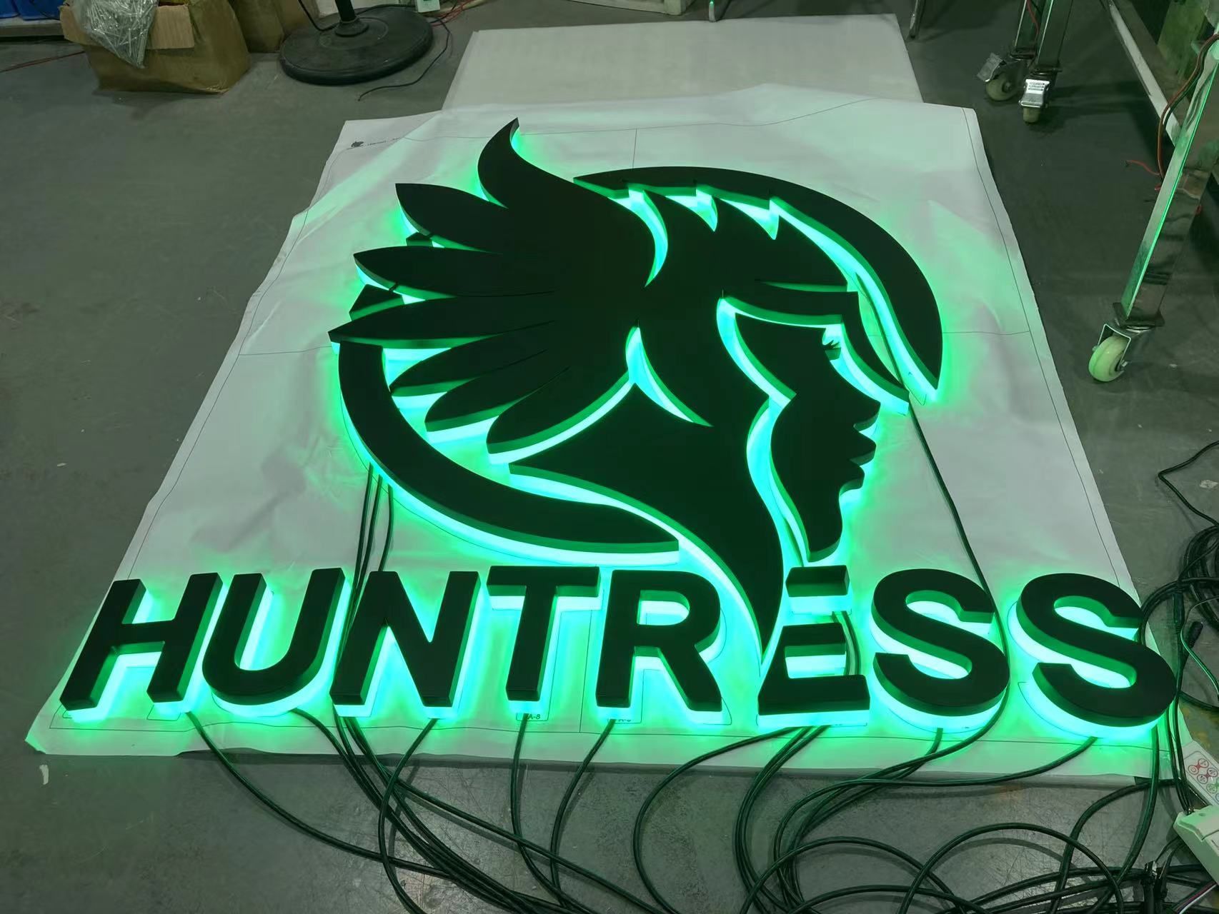 Huntress Sign