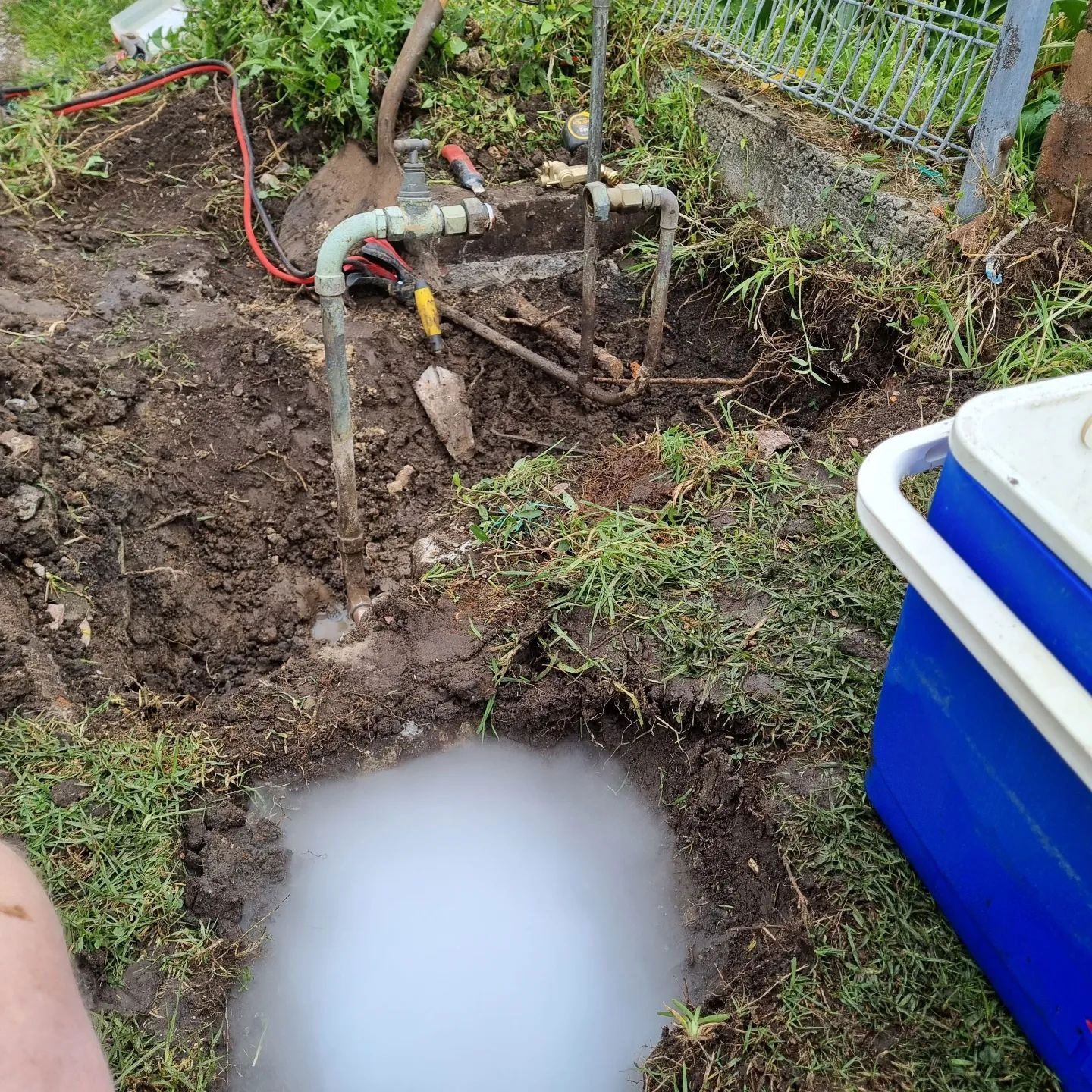 Emergency Plumbing Outside The House