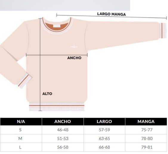 Mujer con sudadera con capucha de paisley beige, vista posterior.