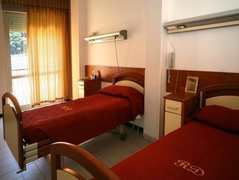 alloggio con due lettini nella residenza per anziani