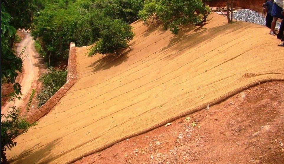 Control de Erosión con Fibras de Coco