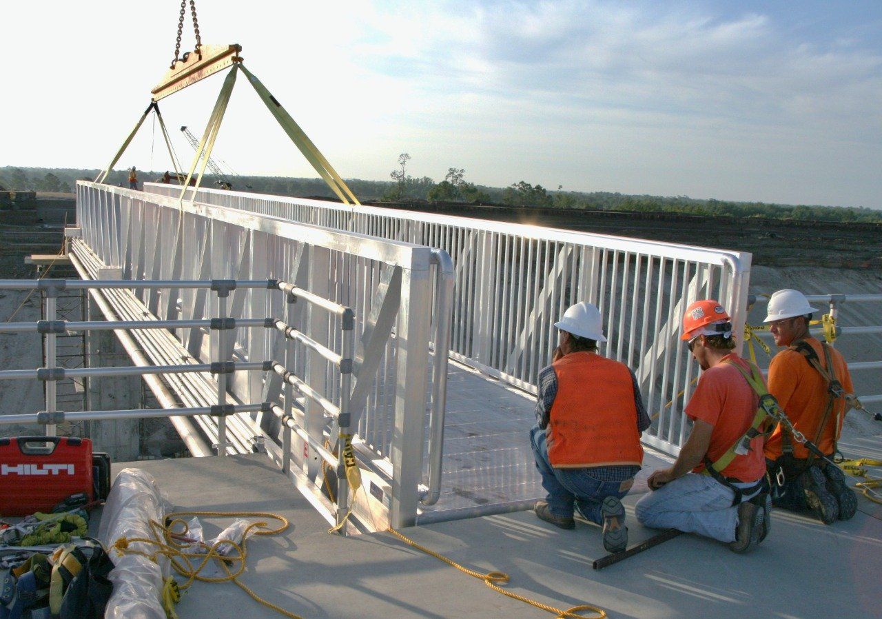 Diseño y Producimos Puentes de Aluminio Grado Marino 6061-T6