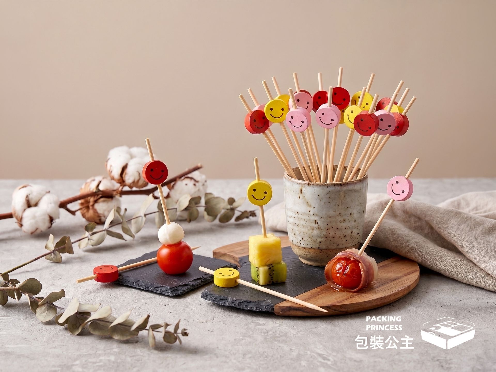 Smiley face shaped bamboo forks | 12cm fruit and dessert forks, party decoration fruit forks, dessert forks, sandwich forks, hamburger forks (100 forks/pack)
