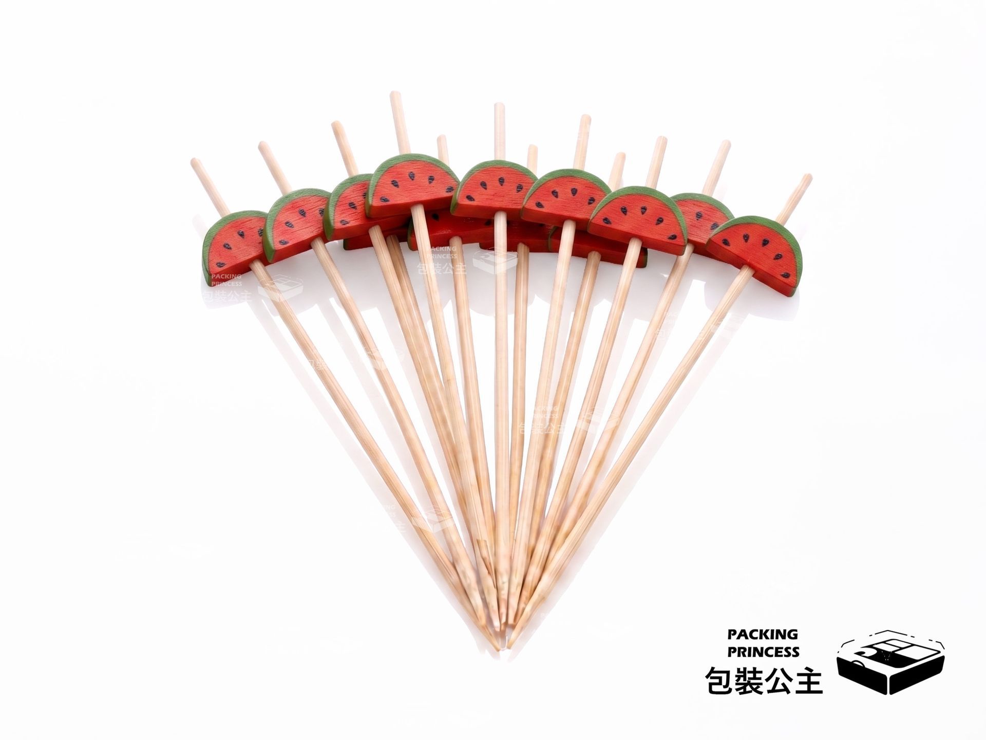 西瓜造型竹叉,12 公分水果點心叉,趣味造型設計,適合作為夏日派對或水果點心的裝飾選品。