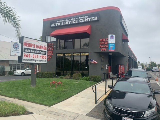Front Shop | Herb's Garage Auto Service Center
